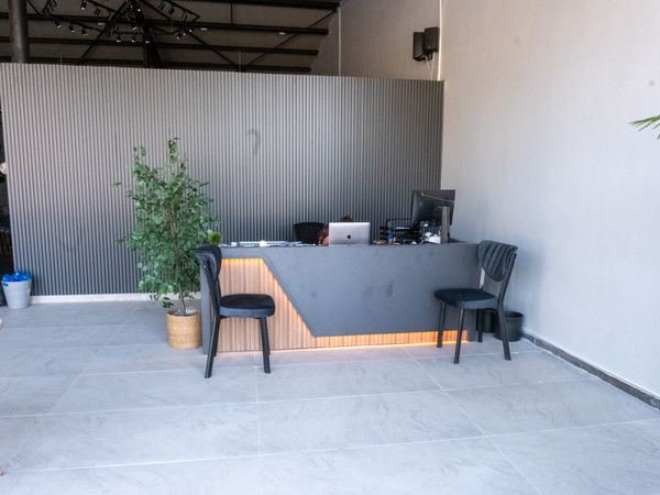 F8 Training Studio — Reception